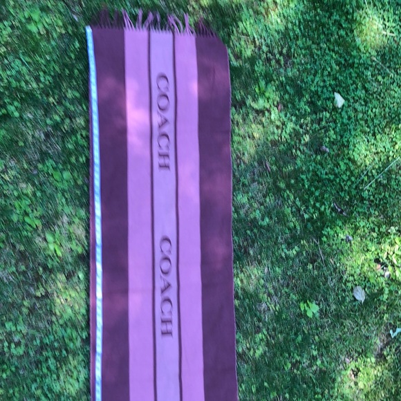 Coach 60 inch shawl/wrap - Picture 9 of 10